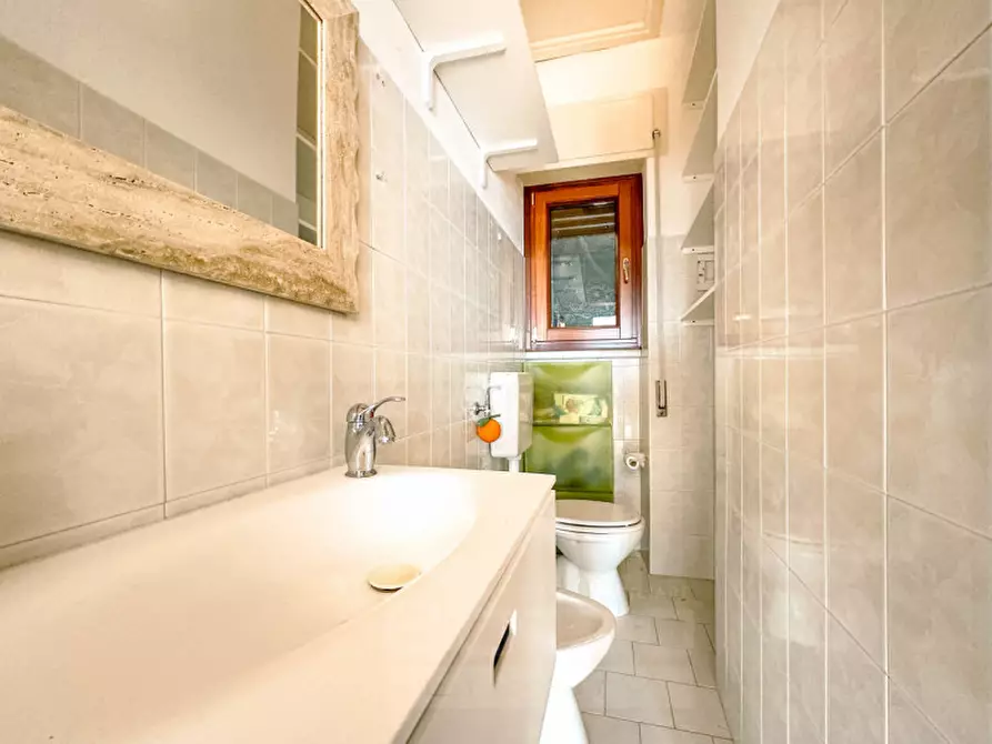 Immagine 23 di Villa in vendita  in via battaglione alpini di intra 22 a Bee