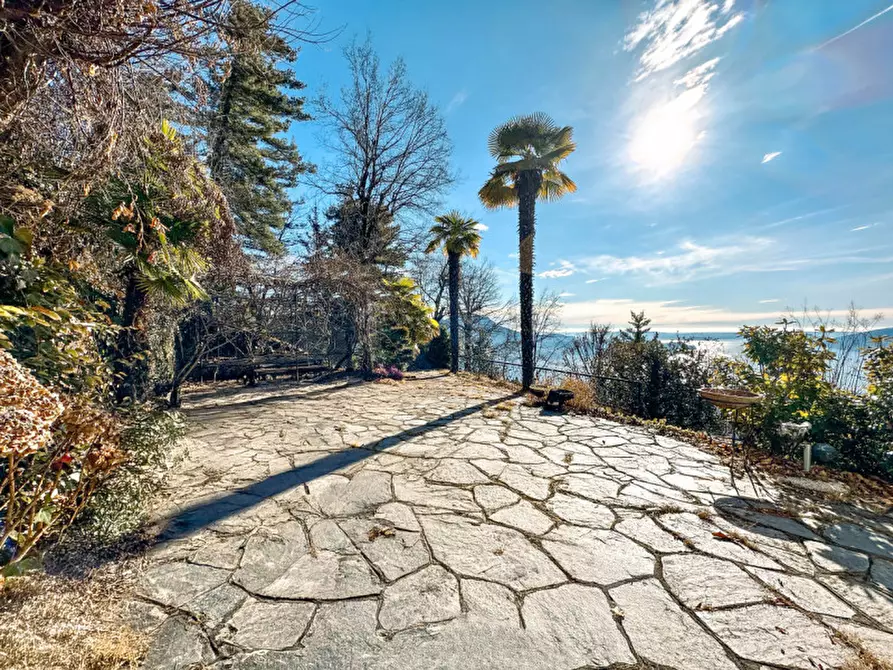 Immagine 26 di Villa in vendita  in via battaglione alpini di intra 22 a Bee