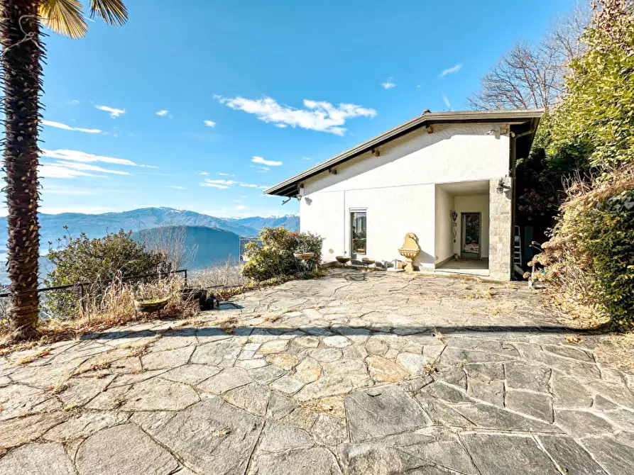 Immagine 28 di Villa in vendita  in via battaglione alpini di intra 22 a Bee