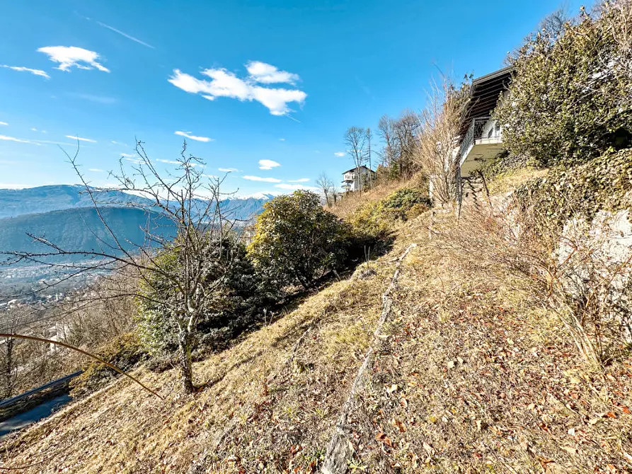 Immagine 30 di Villa in vendita  in via battaglione alpini di intra 22 a Bee