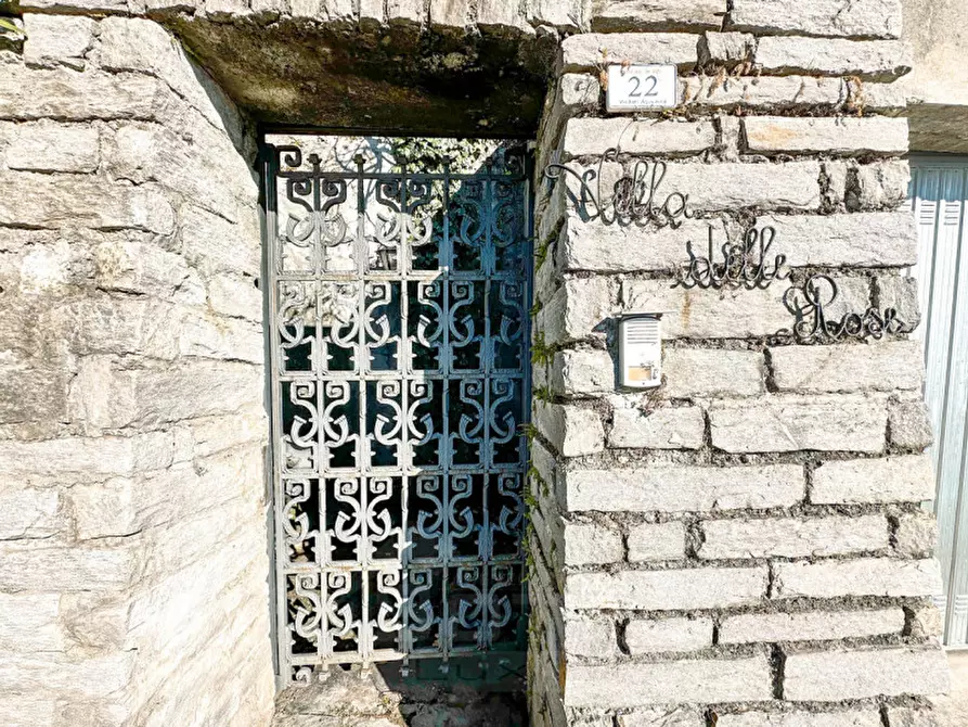 Immagine 33 di Villa in vendita  in via battaglione alpini di intra 22 a Bee