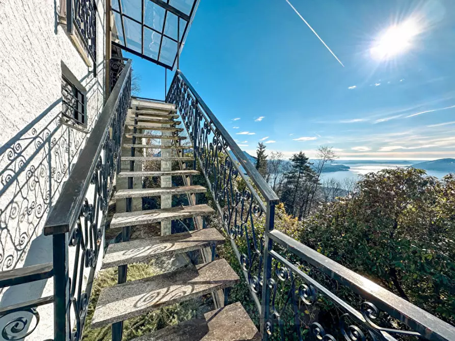 Immagine 36 di Villa in vendita  in via battaglione alpini di intra 22 a Bee