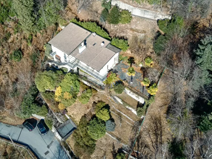 Immagine 41 di Villa in vendita  in via battaglione alpini di intra 22 a Bee