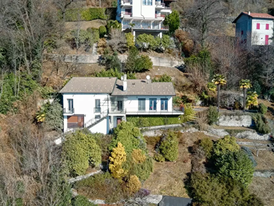 Immagine 42 di Villa in vendita  in via battaglione alpini di intra 22 a Bee