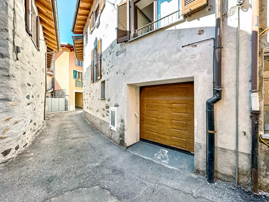 Immagine 1 di Casa indipendente in vendita  in via carmine, 6 a Cannobio