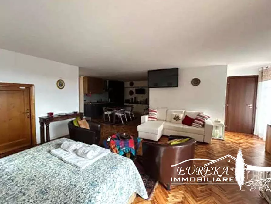 Immagine 9 di Villa in vendita  in cASAMAGGIORE a Castiglione Del Lago