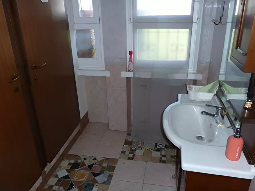 Immagine 10 di Attività commerciale in vendita  in Via Valle 2 a Semiana