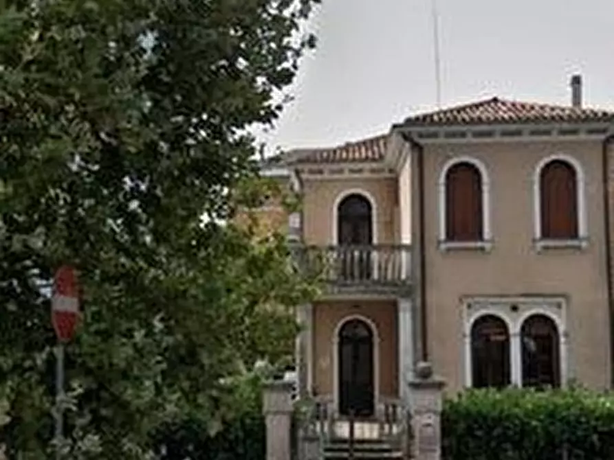 Immagine 1 di Villa in vendita  in Via Torre Belfredo 83 a Venezia