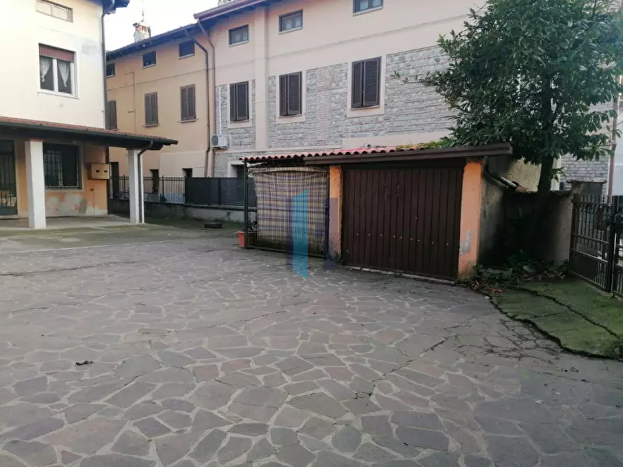 Immagine 5 di Palazzo in vendita  a Travagliato