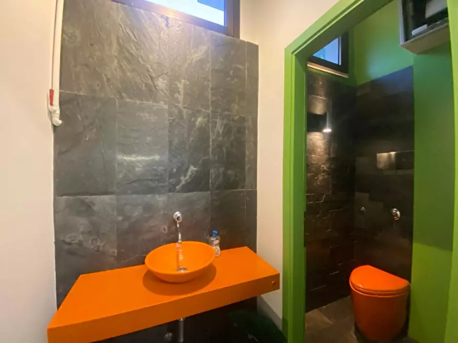 Immagine 9 di Negozio in vendita  in Via Primo Maggio a Abano Terme