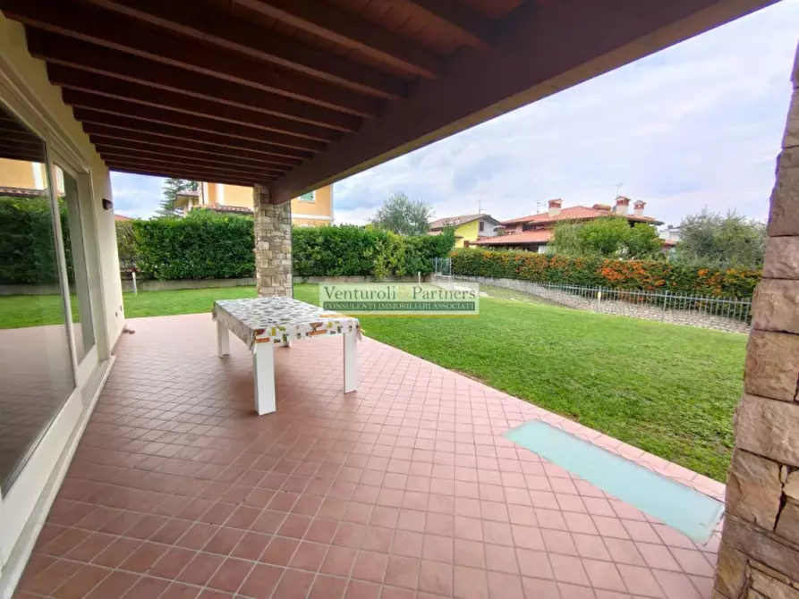 Immagine 4 di Villa in vendita  in Via del Torchio a Manerba Del Garda