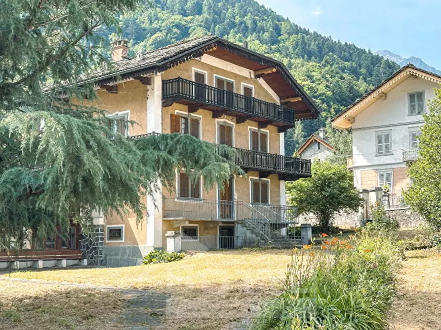 Immagine 1 di Bed & Breakfast in vendita  in Via Verno 8 a Alagna Valsesia