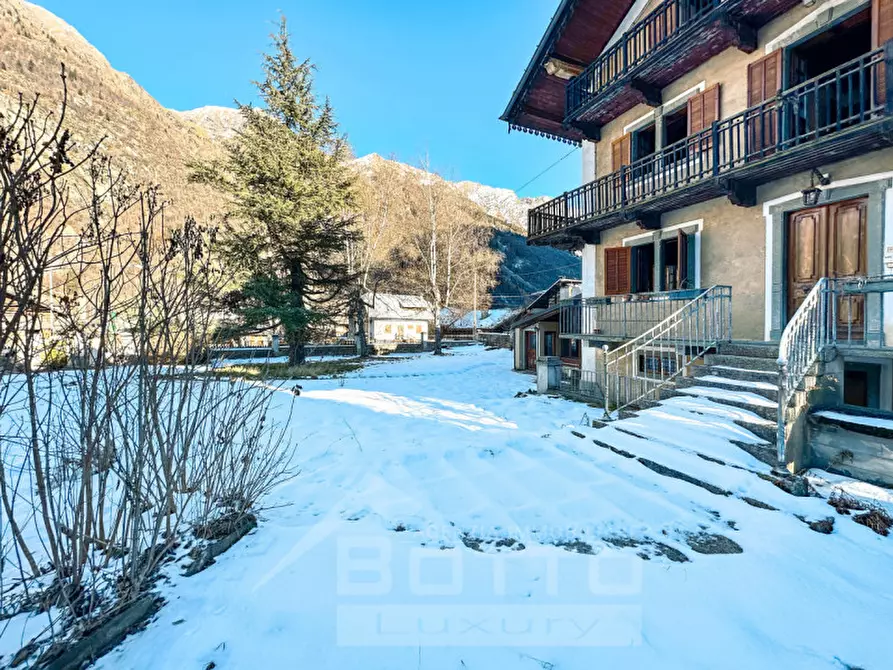 Immagine 38 di Bed & Breakfast in vendita  in Via Verno 8 a Alagna Valsesia