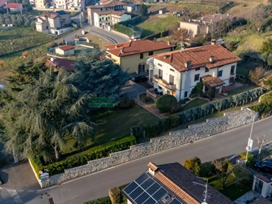 Immagine 4 di Villa in vendita  in Via Martigango a Ome