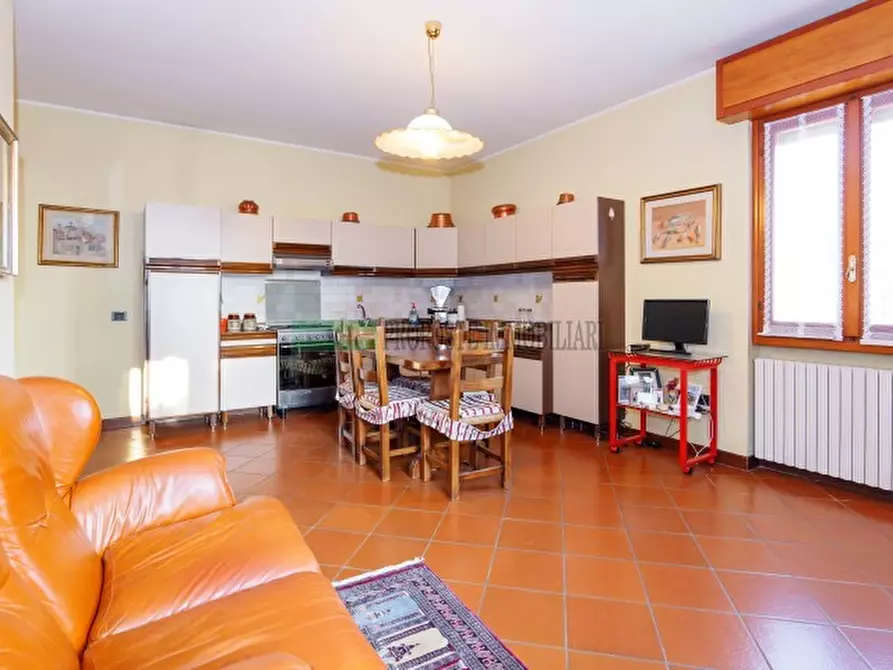 Immagine 32 di Villa in vendita  in Via Martigango a Ome