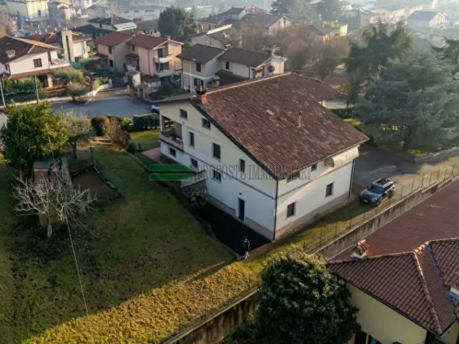 Immagine 37 di Villa in vendita  in Via Martigango a Ome