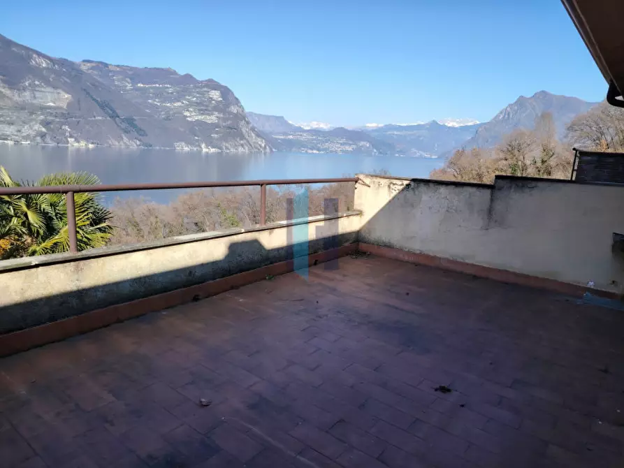 Immagine 5 di Appartamento in vendita  in Menzino a Monte Isola