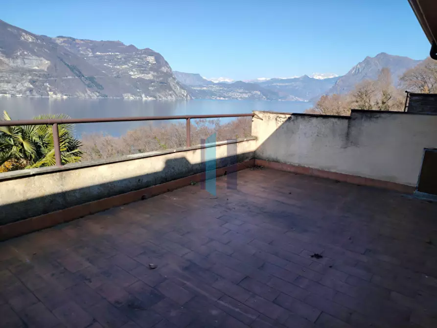 Immagine 6 di Appartamento in vendita  in Menzino a Monte Isola