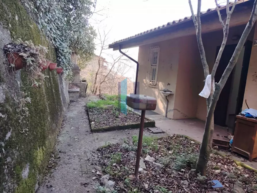 Immagine 19 di Appartamento in vendita  in Menzino a Monte Isola