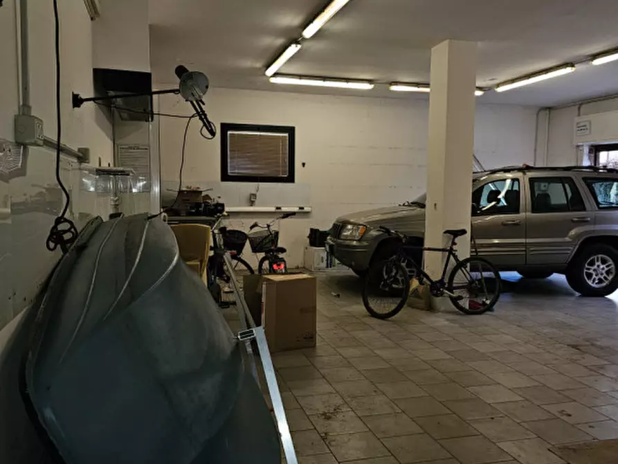 Immagine 5 di Magazzino in vendita  in VIALE DEL SOLE a Vicenza