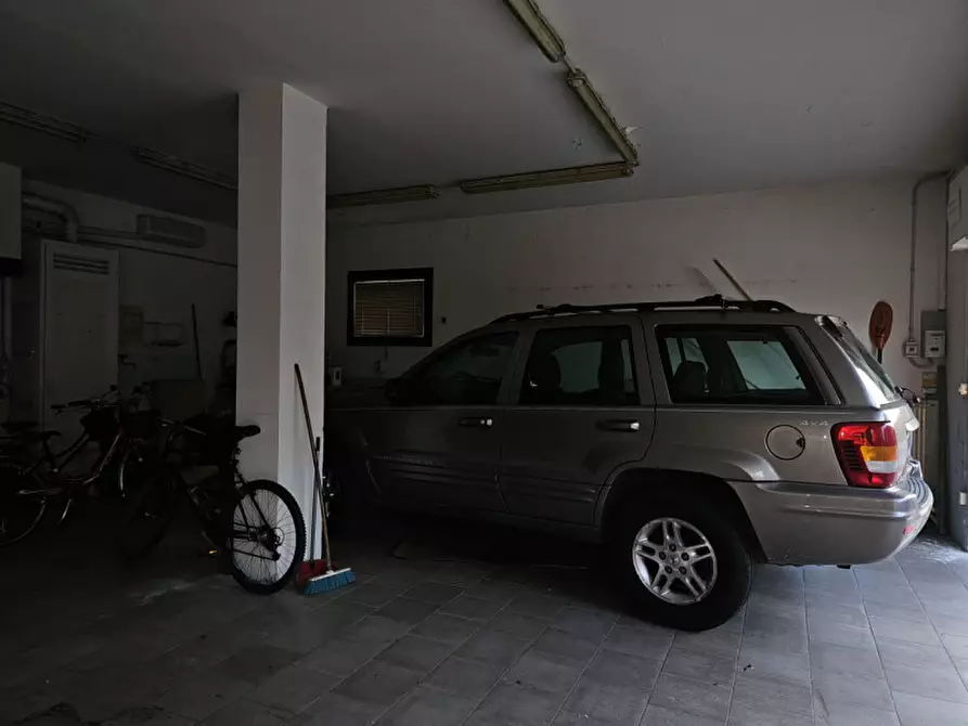 Immagine 10 di Magazzino in vendita  in VIALE DEL SOLE a Vicenza