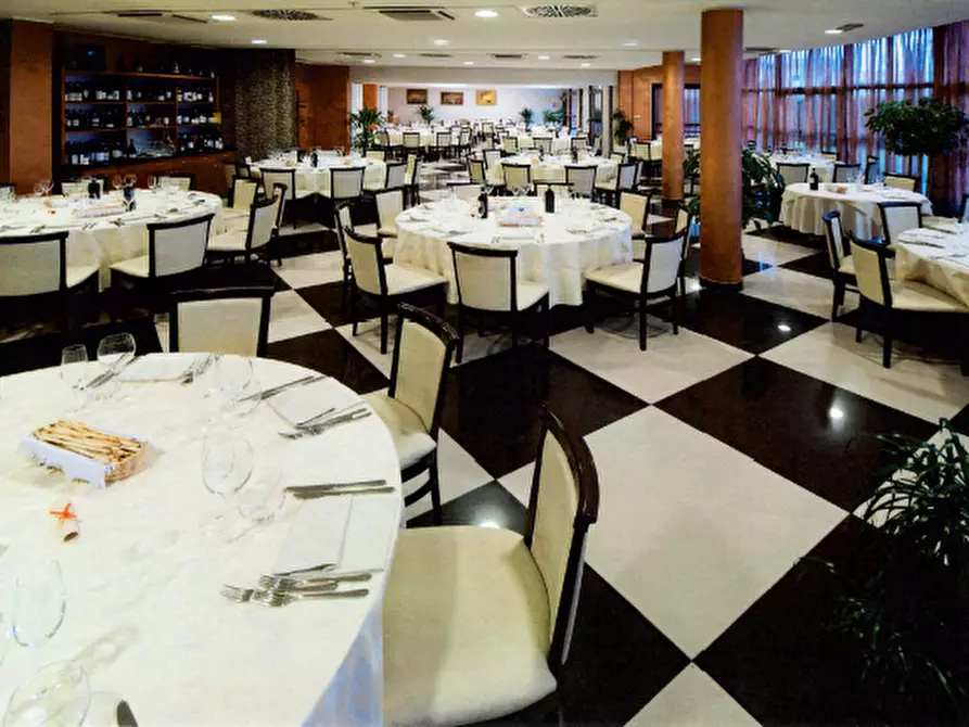 Immagine 7 di Hotel in vendita  a Moncalieri