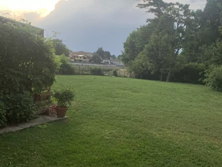 Immagine 3 di Villa in vendita  a Vicenza