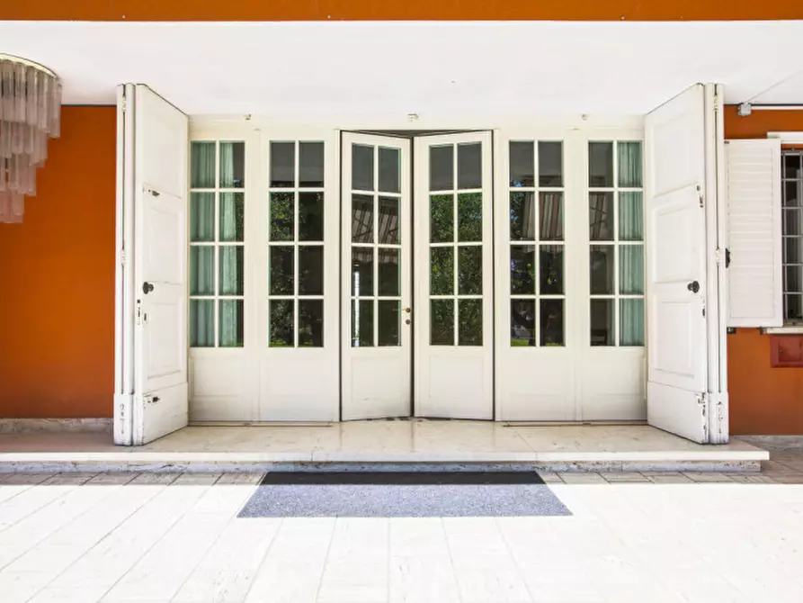 Immagine 9 di Villa in vendita  a Vicenza