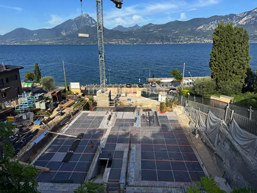 Immagine 9 di Appartamento in vendita  a Torri Del Benaco