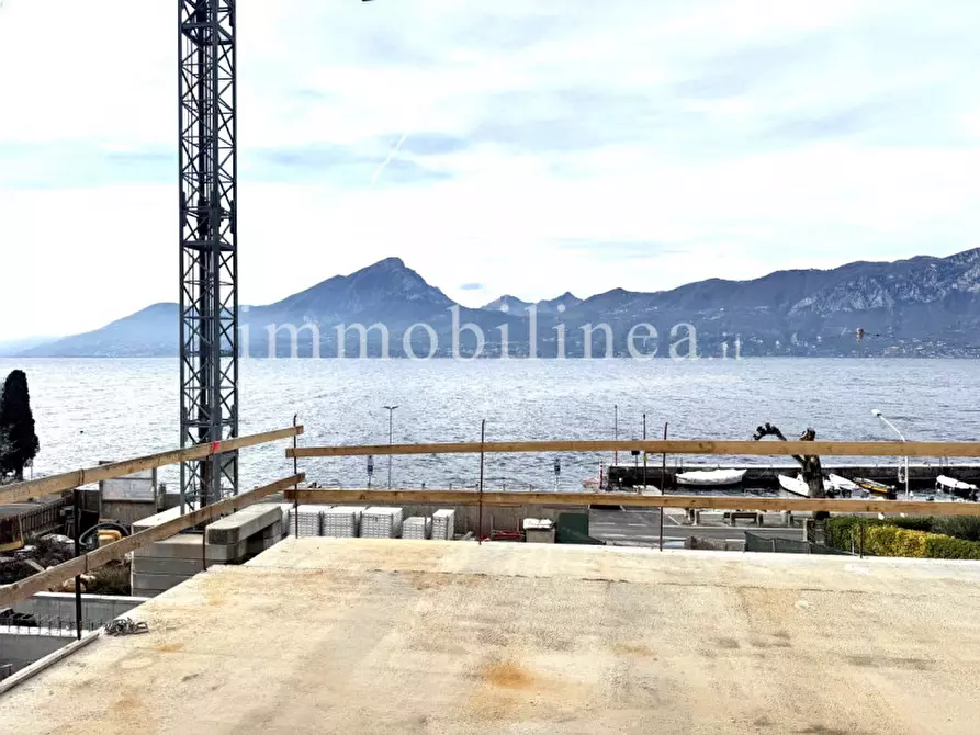 Immagine 13 di Appartamento in vendita  a Torri Del Benaco