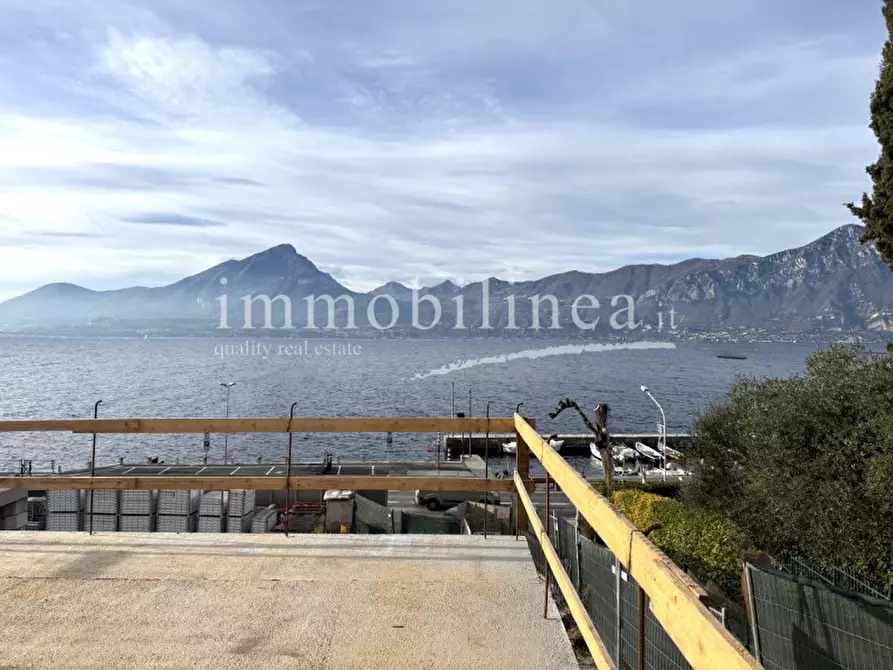 Immagine 15 di Appartamento in vendita  a Torri Del Benaco