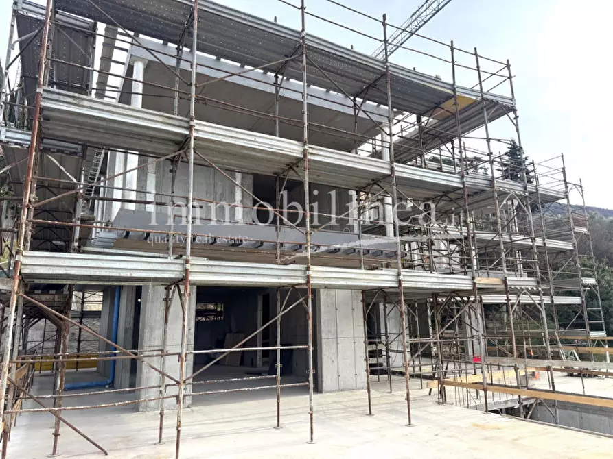 Immagine 16 di Appartamento in vendita  a Torri Del Benaco