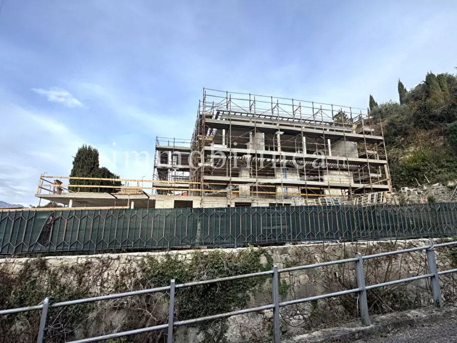 Immagine 20 di Appartamento in vendita  a Torri Del Benaco