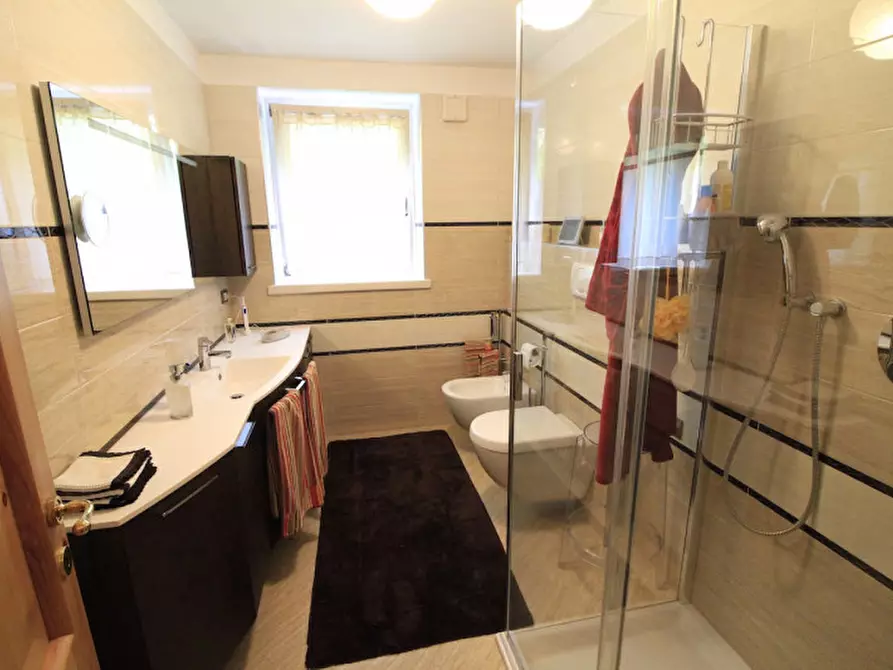 Immagine 12 di Villa in vendita  in Via Condino a Tione Di Trento