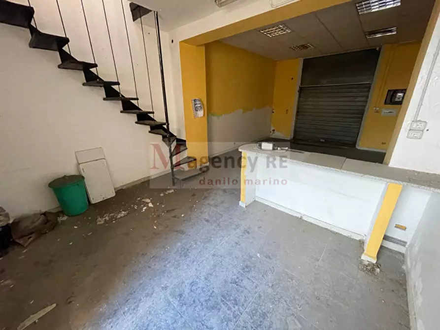 Immagine 2 di Negozio in vendita  in 40 Via Sbarre Centrali a Reggio Di Calabria