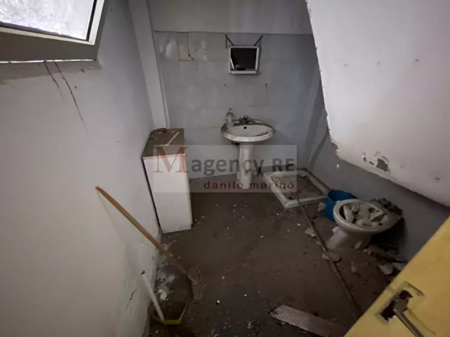 Immagine 7 di Negozio in vendita  in 40 Via Sbarre Centrali a Reggio Di Calabria