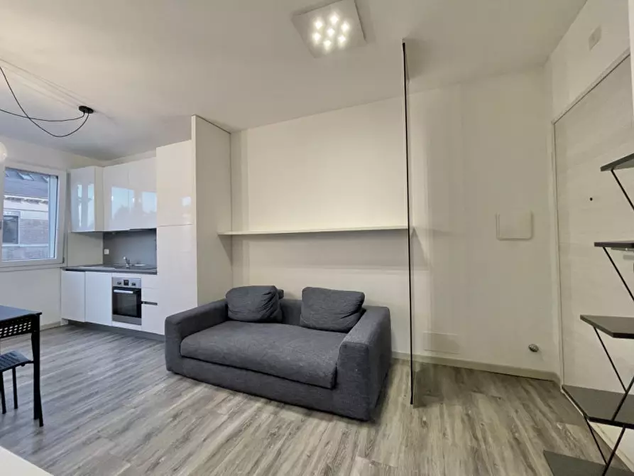 Immagine 5 di Appartamento in vendita  in Viale Erminia Fuà Fusinato, a Rovigo