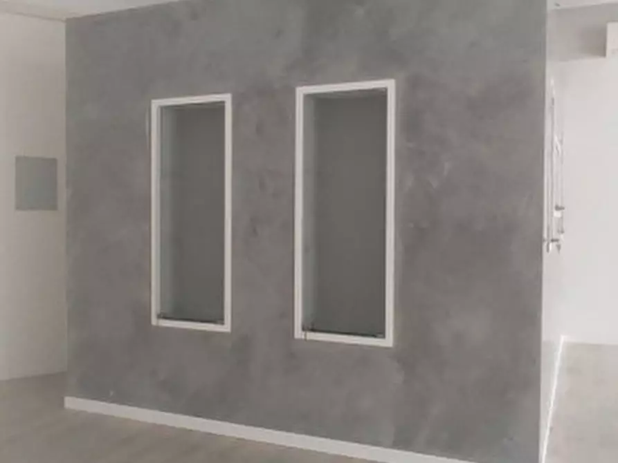 Immagine 3 di Negozio in affitto  in Viale Stazione a Montegrotto Terme