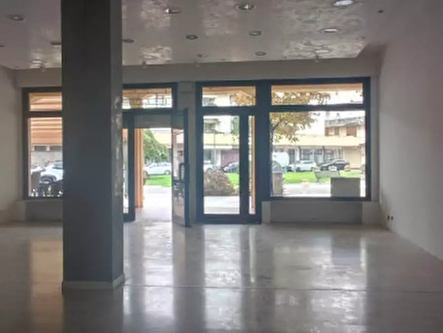 Immagine 6 di Negozio in affitto  in Viale Stazione a Montegrotto Terme
