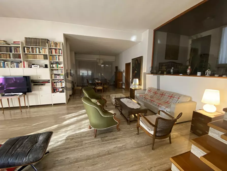Immagine 11 di Villa in vendita  in schio centro a Schio