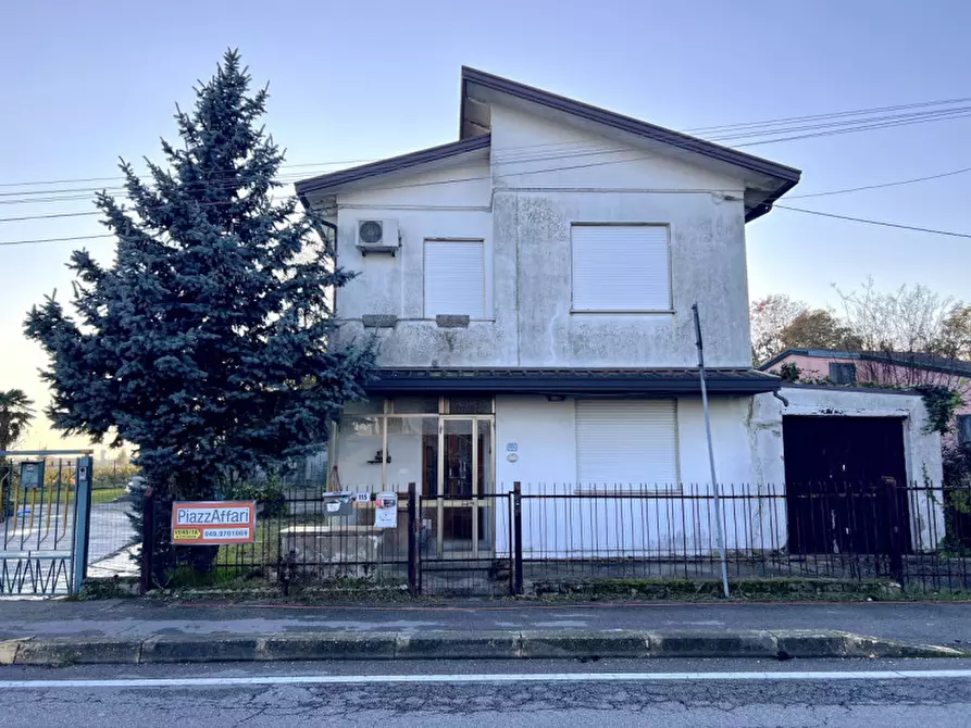 Immagine 1 di Casa indipendente in vendita  in Via Caselle 115 a Piove Di Sacco