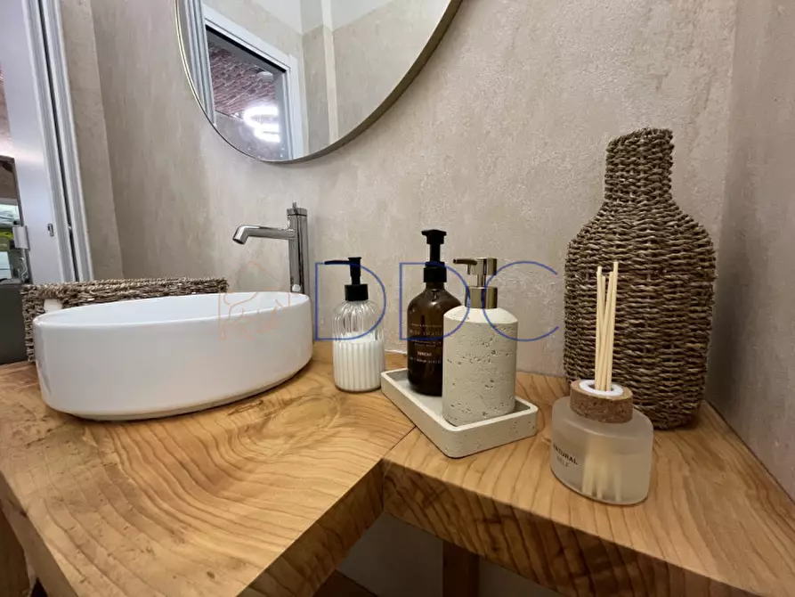 Immagine 9 di Negozio in affitto  in via Matteo Pescatore 7 a Torino