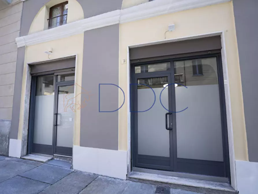 Immagine 14 di Negozio in affitto  in via Matteo Pescatore 7 a Torino