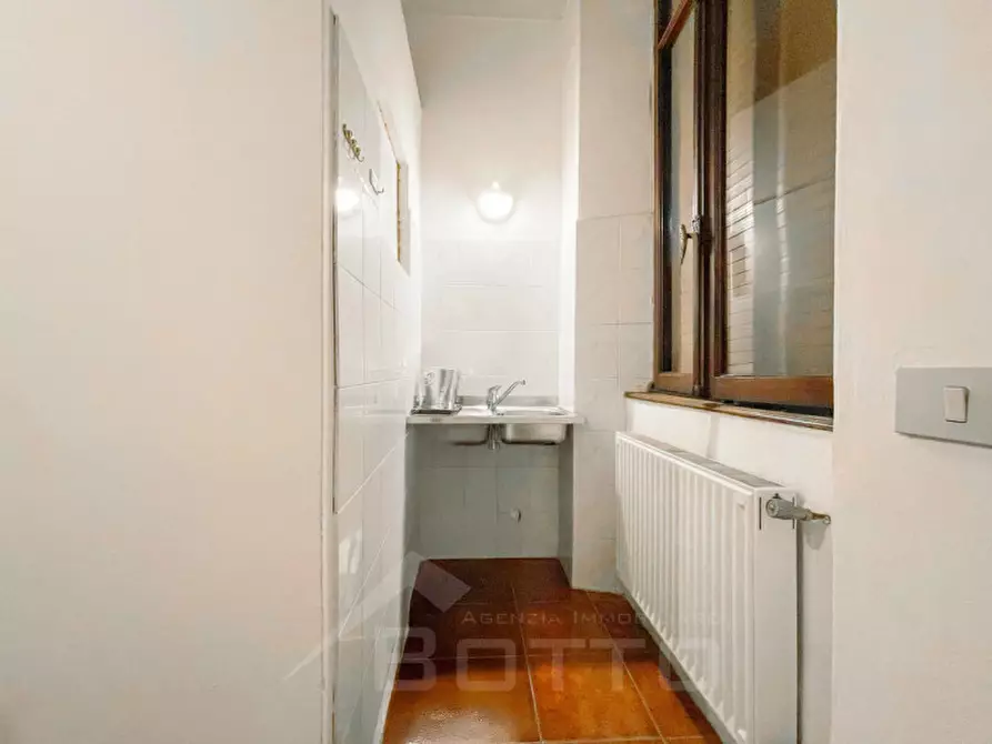 Immagine 18 di Laboratorio in vendita  in Piazza Beltrami, 6 a Omegna