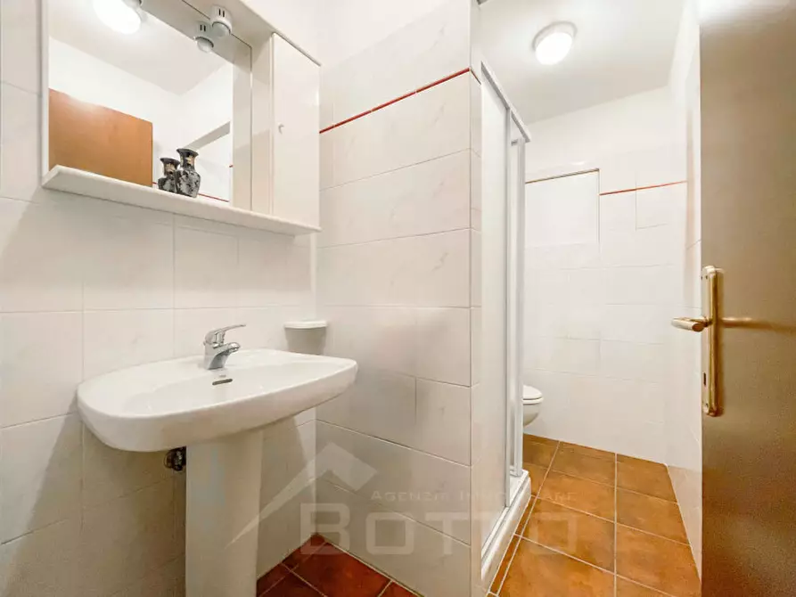 Immagine 19 di Laboratorio in vendita  in Piazza Beltrami, 6 a Omegna