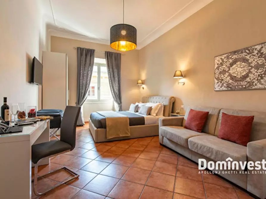 Immagine 3 di Attività commerciale in vendita  in Via Piemonte a Roma