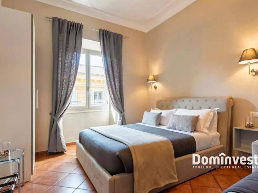 Immagine 4 di Attività commerciale in vendita  in Via Piemonte a Roma