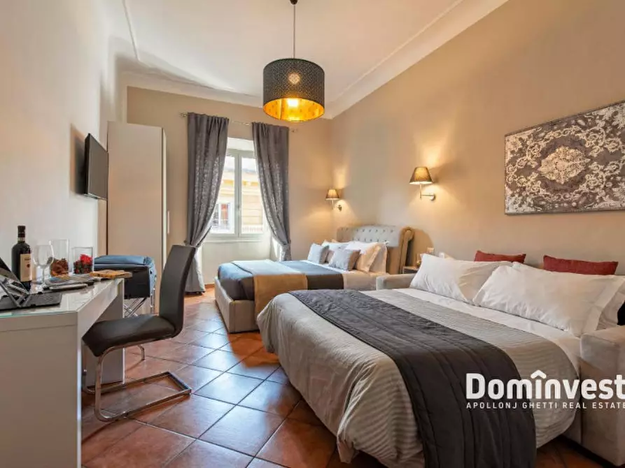 Immagine 5 di Attività commerciale in vendita  in Via Piemonte a Roma