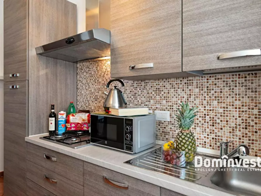 Immagine 9 di Attività commerciale in vendita  in Via Piemonte a Roma