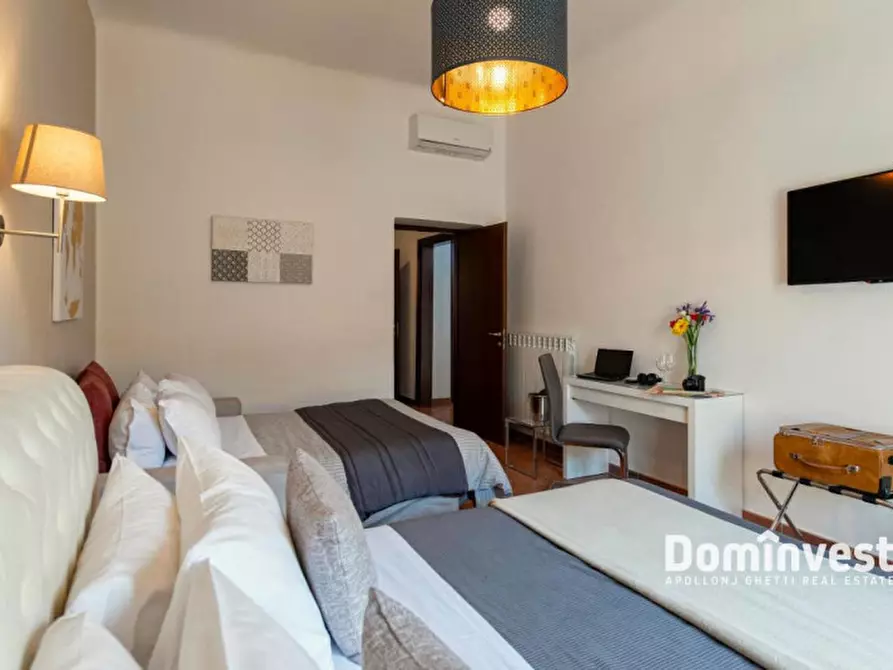 Immagine 10 di Attività commerciale in vendita  in Via Piemonte a Roma